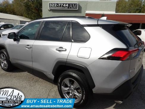 Used 2022 Toyota RAV4 LE image 3