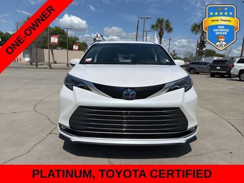 Certified 2024 Toyota Sienna Platinum FWD image 2