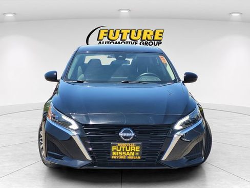 Certified 2023 Nissan Altima 2.5 SV FWD image 2