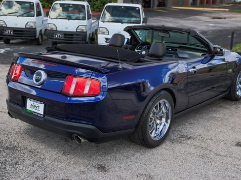Used 2010 Ford Mustang GT image 16
