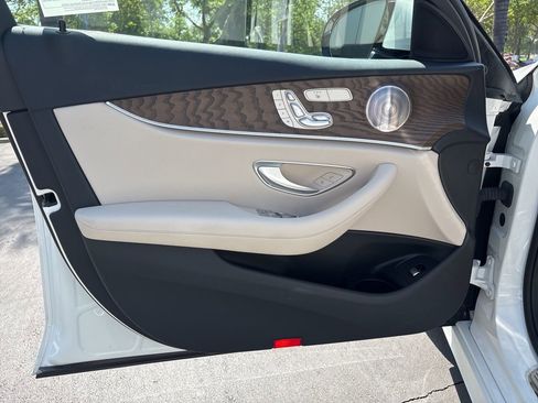 Used 2022 Mercedes-Benz E 350 Sedan image 9