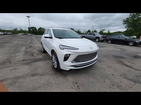 Used 2025 Buick Encore GX Avenir w/ Avenir Technology Package AWD/4WD image 4