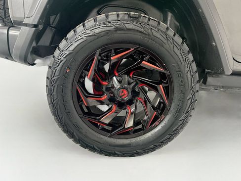 Used 2021 Jeep Wrangler Unlimited Rubicon AWD/4WD image 32
