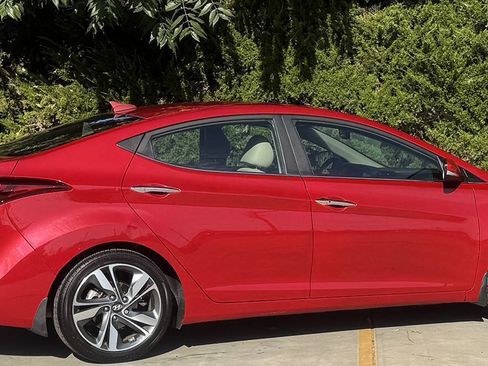 Used 2015 Hyundai Elantra Limited w/ Option Group 05 FWD image 4