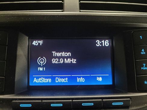 Used 2018 Ford Explorer XLT image 25