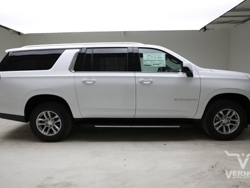 New 2026 Chevrolet Suburban LS RWD image 6