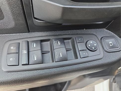 Used 2024 RAM 3500 Tradesman w/ Chrome Appearance Group AWD/4WD image 15