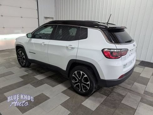 Used 2022 Jeep Compass Limited w/ Sun and Sound Group AWD/4WD image 2