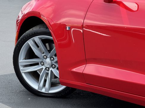 Used 2017 Chevrolet Camaro SS image 8