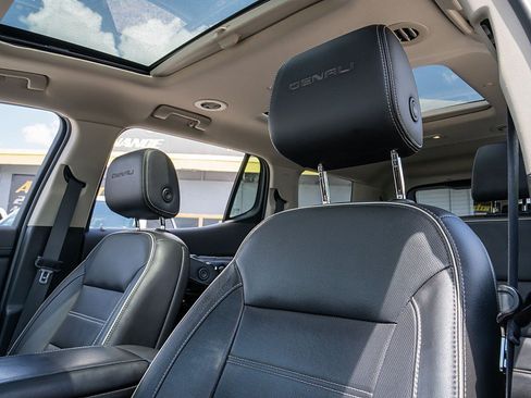 Used 2019 GMC Acadia Denali w/ Technology Package FWD image 26