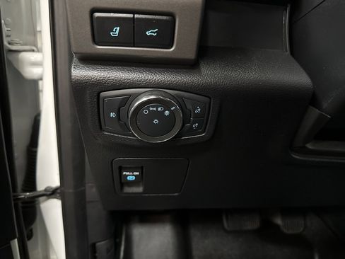 Used 2020 Ford Expedition XLT w/ Equipment Group 202A image 32