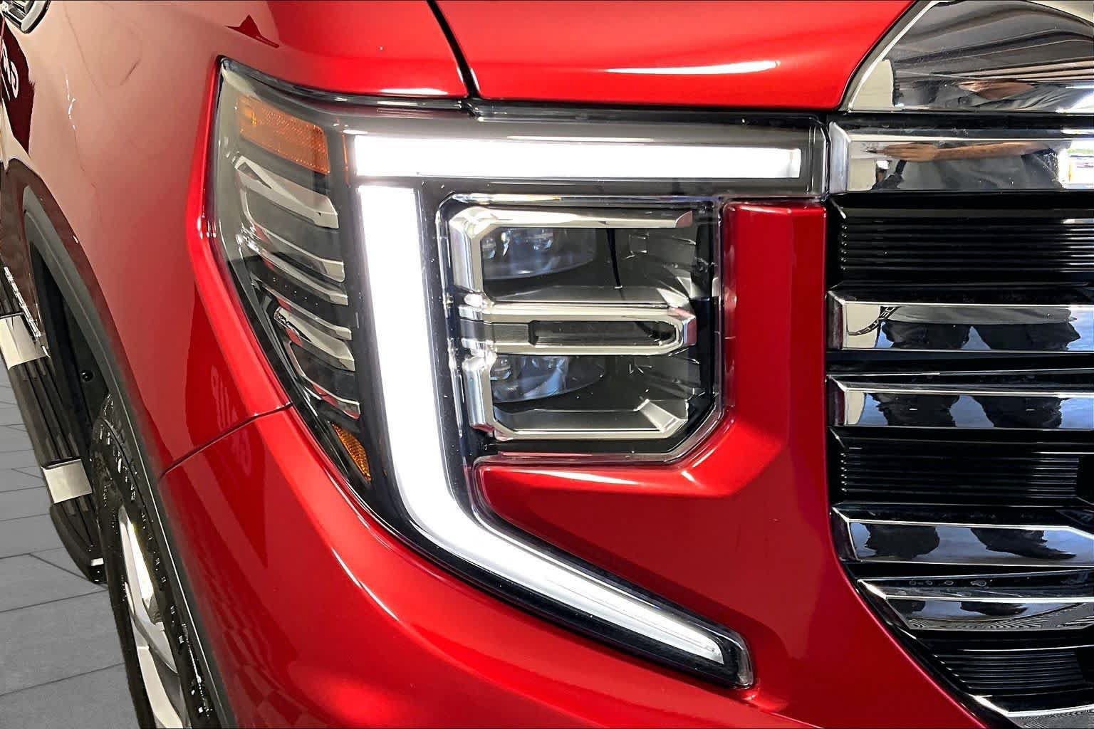 Used 2023 GMC Sierra 1500 SLT AWD/4WD image 26