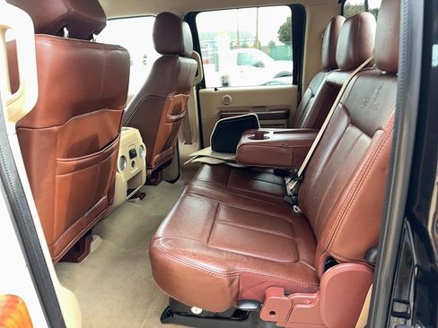 Used 2012 Ford F250 King Ranch w/ King Ranch w/Chrome Pkg image 19