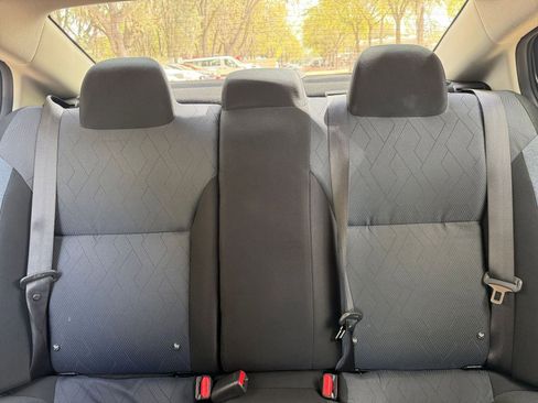 Used 2025 Nissan Versa SV FWD image 33
