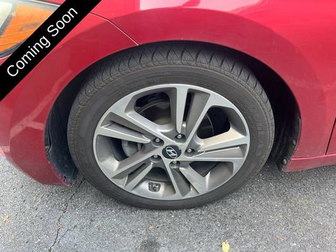 Used 2017 Hyundai Elantra Limited FWD image 34