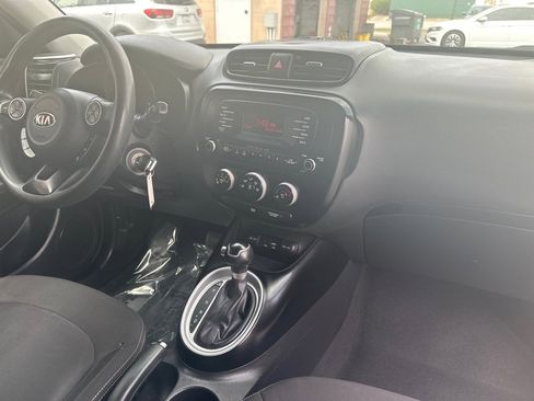 Used 2016 Kia Soul image 9