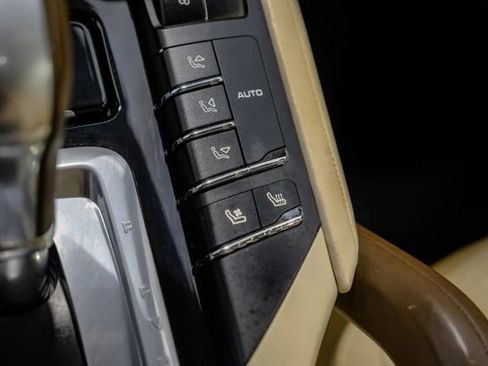 Used 2017 Porsche Cayenne AWD/4WD image 35