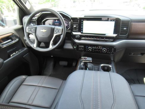 Used 2026 Chevrolet Silverado 1500 High Country w/ High Country Premium Package AWD/4WD image 14
