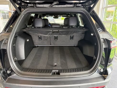 Used 2025 Chevrolet Equinox RS w/ Safety and Technology Package FWD image 11