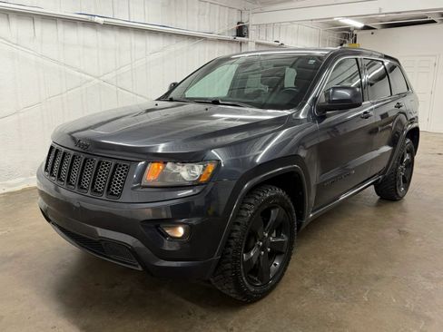 Used 2015 Jeep Grand Cherokee Altitude AWD/4WD image 11