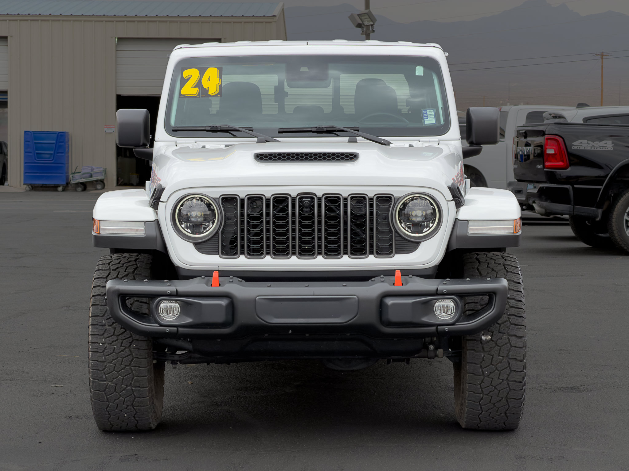 Used 2024 Jeep Gladiator Mojave AWD/4WD image 8
