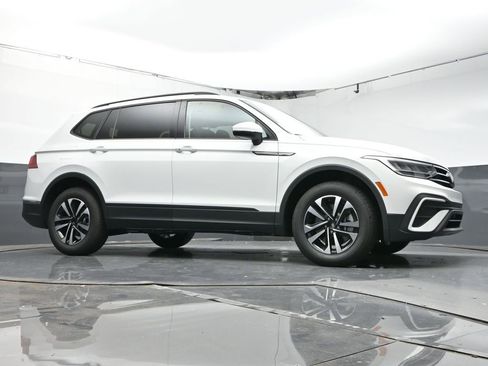 Used 2024 Volkswagen Tiguan S image 26