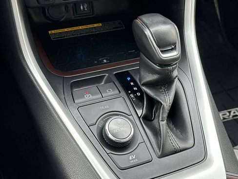 Used 2019 Toyota RAV4 Limited AWD/4WD image 22
