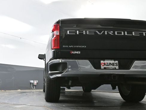 Used 2023 Chevrolet Silverado 1500 LTZ AWD/4WD image 32