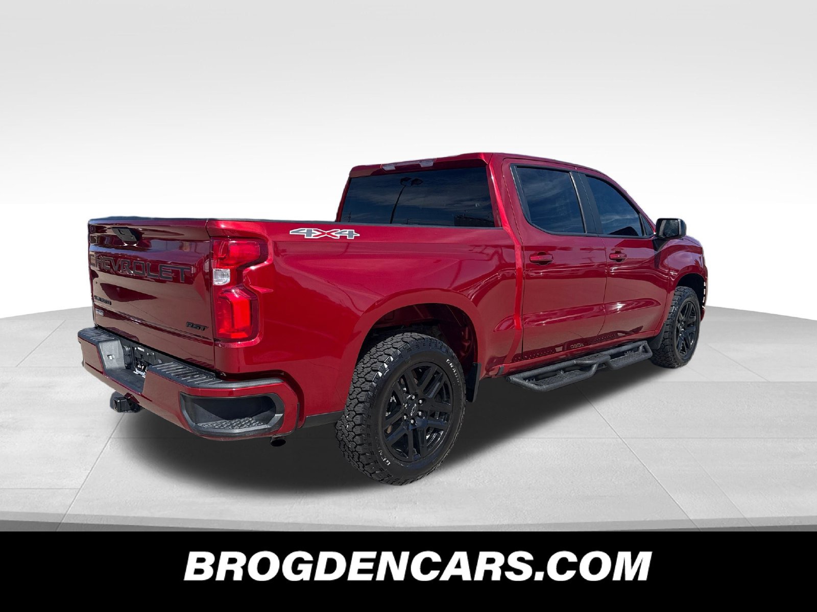 Used 2021 Chevrolet Silverado 1500 RST w/ LPO, Blackout Package AWD/4WD image 3