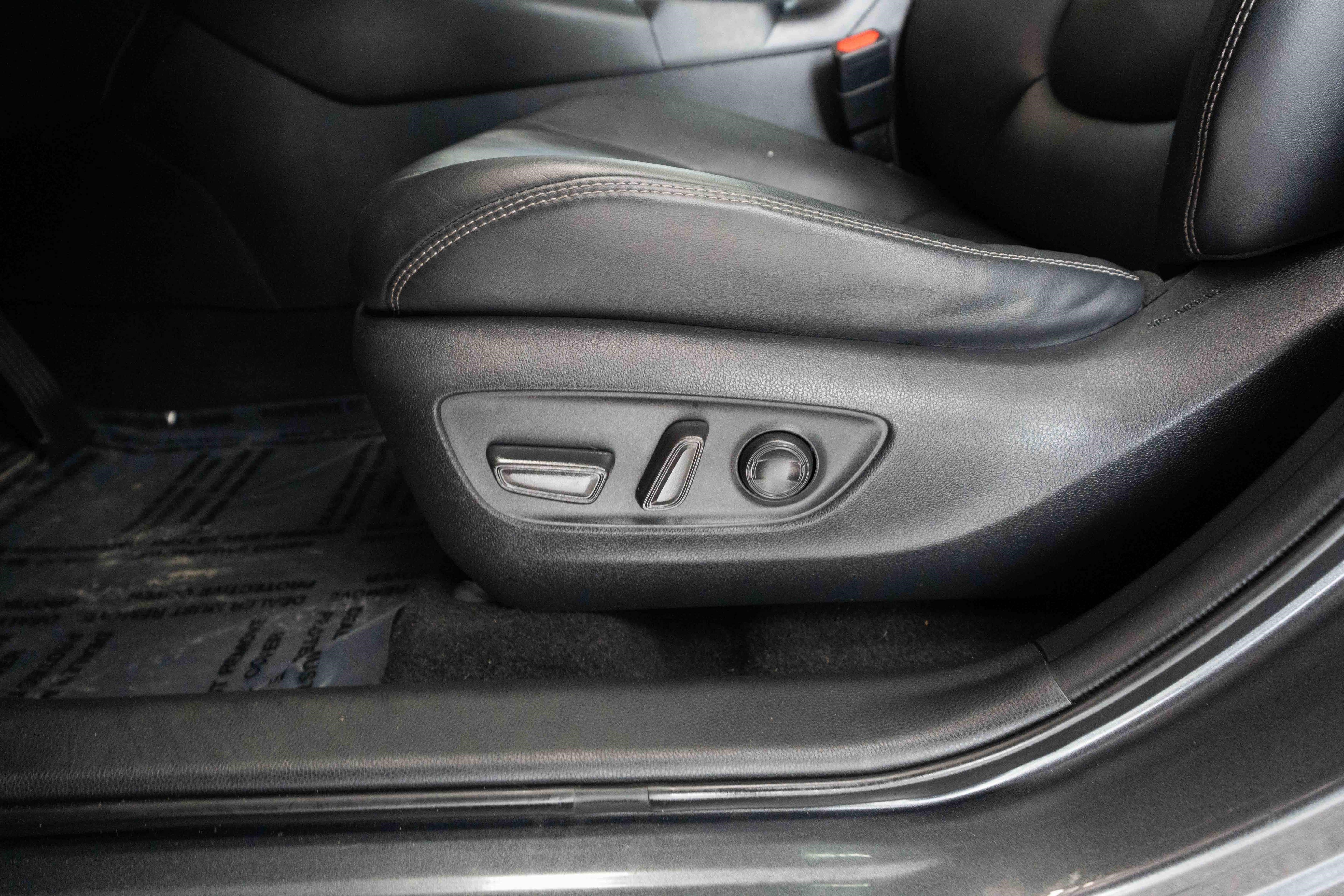 Used 2021 Toyota RAV4 XLE Premium AWD/4WD image 12
