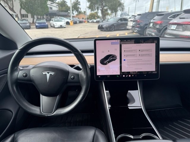 Used 2018 Tesla Model 3 Long Range RWD image 9