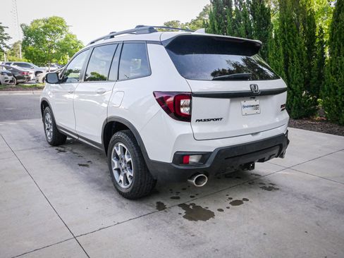 Used 2023 Honda Passport TrailSport image 9