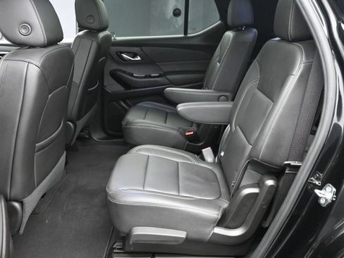 Used 2023 Chevrolet Traverse LT w/ LT Premium Package AWD/4WD image 12