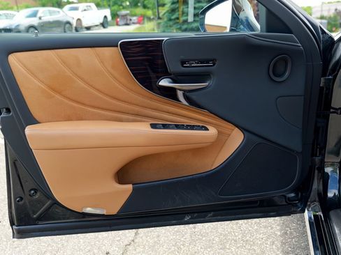 Used 2024 Lexus LS 500 AWD w/ Interior Upgrade Package image 17
