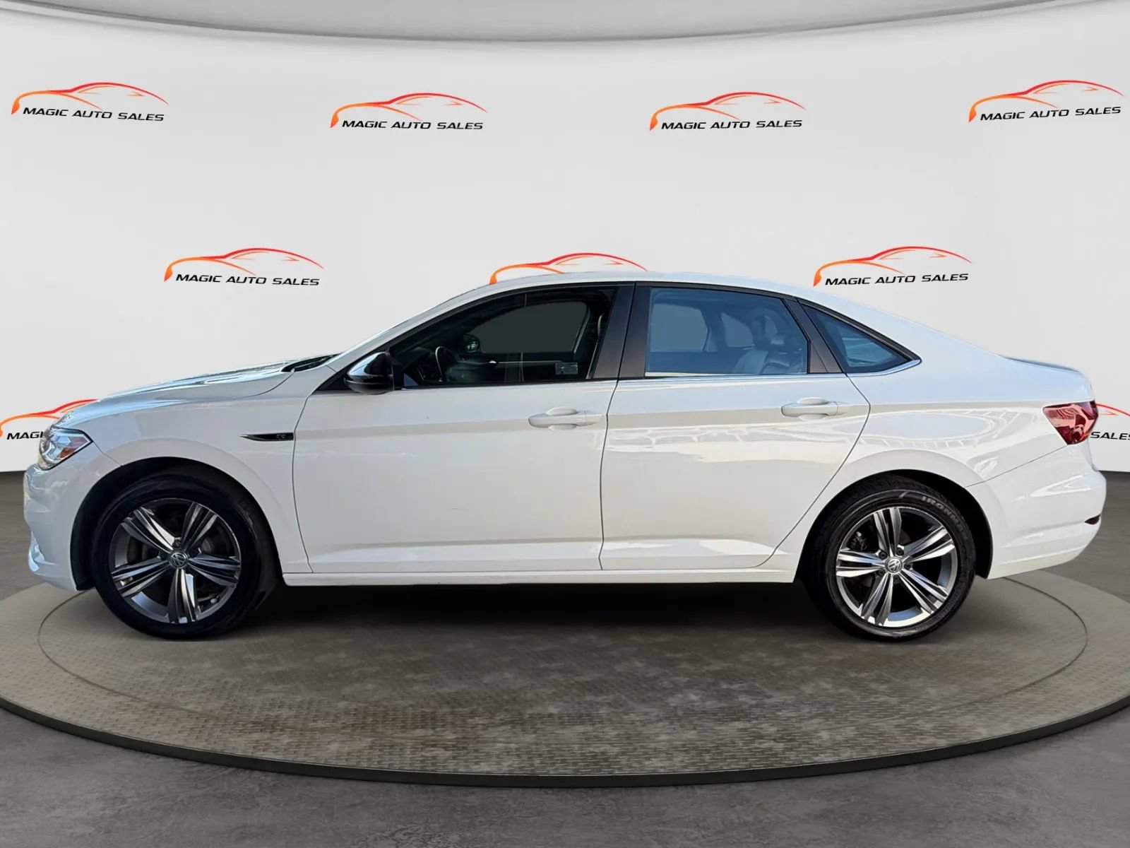 Used 2019 Volkswagen Jetta R-Line w/ R-Line Cold Weather Package FWD image 7