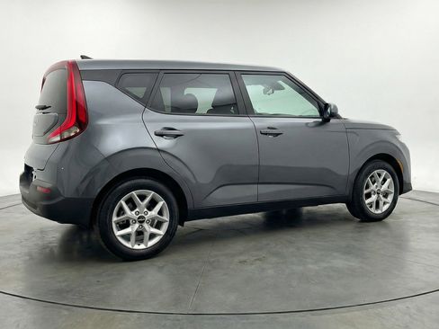 Used 2025 Kia Soul LX w/ LX Technology Package image 9