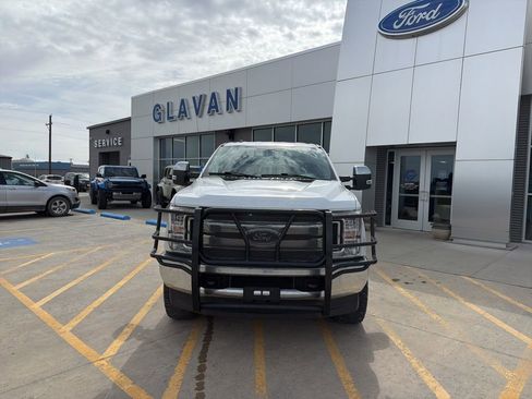 Used 2019 Ford F250 XLT image 2