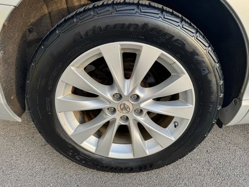 Used 2013 Toyota Venza XLE image 26