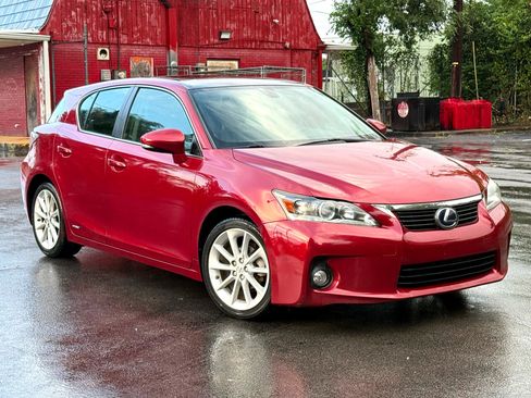Used 2011 Lexus CT 200h image 2