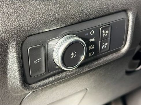 Used 2022 Ford Explorer XLT w/ Equipment Group 202A AWD/4WD image 10