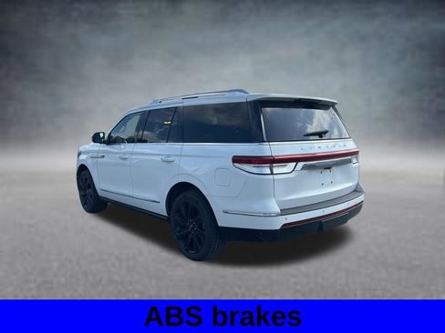Used 2023 Lincoln Navigator Reserve AWD/4WD image 10