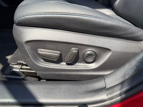 Used 2019 Toyota Prius Limited FWD image 19