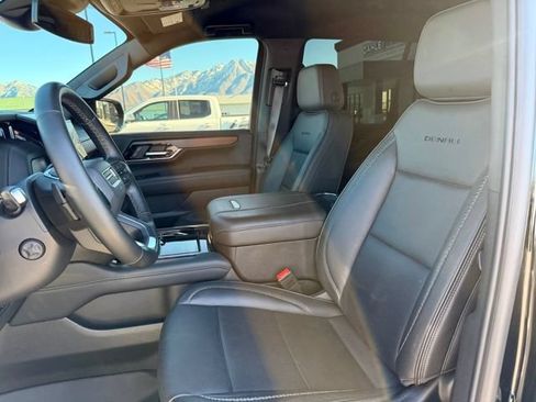 Used 2025 GMC Yukon Denali AWD/4WD image 11