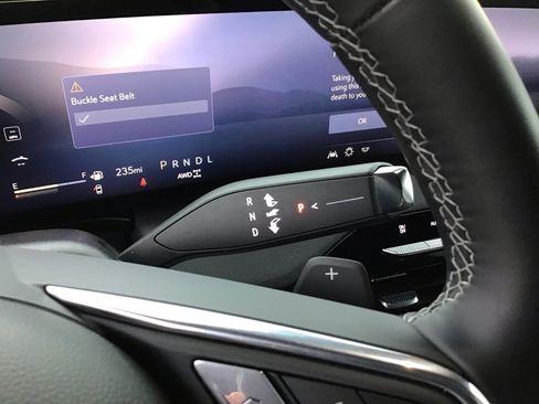 Used 2025 Buick Enclave Sport Touring image 38