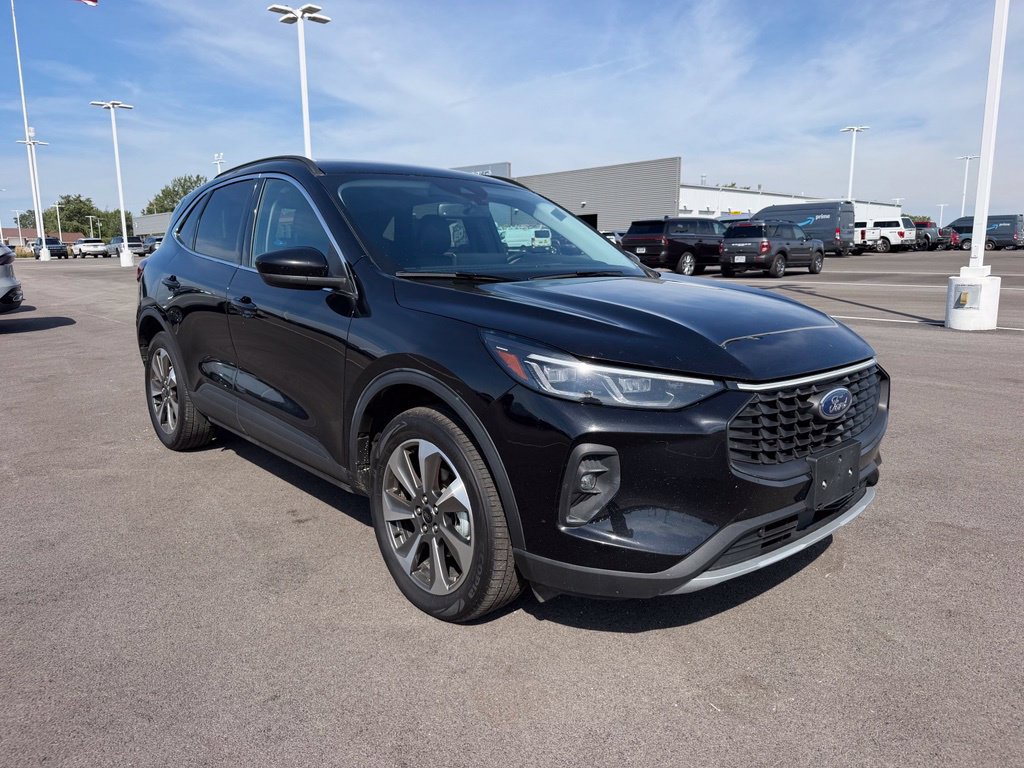 Used 2025 Ford Escape Platinum AWD/4WD image 4