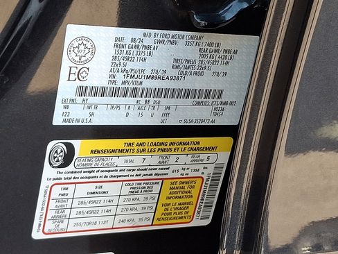 Certified 2024 Ford Expedition Platinum image 27