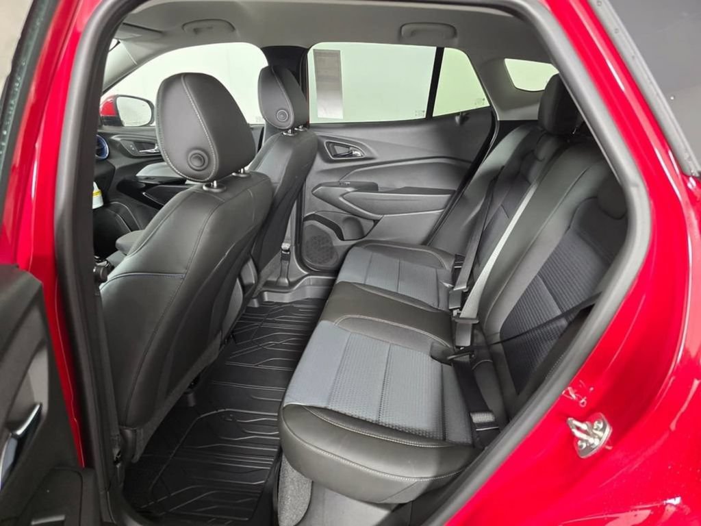 Used 2026 Chevrolet Trax LT w/ Driver Confidence Package FWD image 18