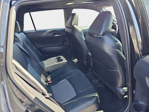 Used 2025 Toyota Corolla Cross AWD Hybrid w/ Convenience Package image 14