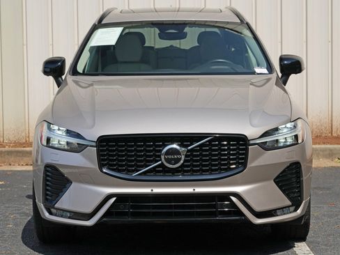 Used 2023 Volvo XC60 B5 Plus AWD/4WD image 48