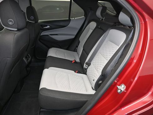Used 2018 Chevrolet Equinox LT FWD image 16
